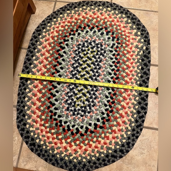 Heirloom Handmade Multicolor Braided Wool Oval Rug - Picture 7 of 7